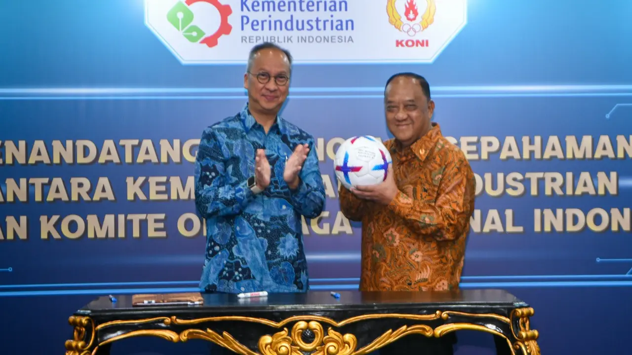 Menteri Perindustrian Agus Gumiwang Kartasasmita