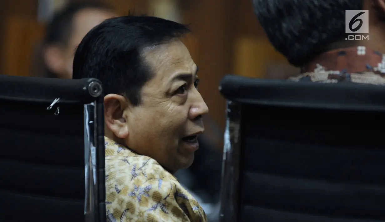 Terpidana kasus korupsi e-KTP, Setya Novanto saat menjadi saksi pada sidang lanjutan dugaan korupsi pengadaan E-KTP dengan terdakwa, Anang Sugiana Sudihardjo di Pengadlian Tipikor, Jakarta, Senin (21/5). (Liputan6.com/Helmi Fithriansyah)