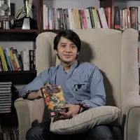 Arbani Yasiz bermain dalam film Ranah 3 Warna