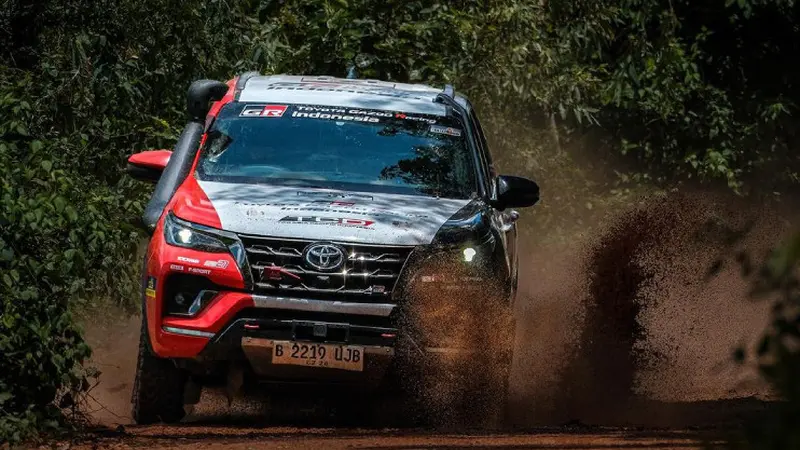 SUV Toyota Fortuner sukses berikan perlawanan di AXCR 2023 (TGRI/Agung Lawerissa)