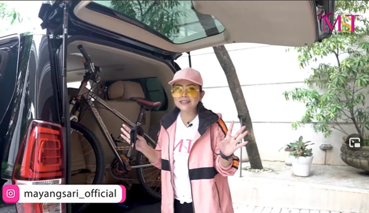 Mayangsari bersepeda (Youtube/MAYANGSARI OFFICIAL)