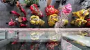 Barongsai berjalan mengelilingi pusat perbelanjaan pada perayaan Cap Go Meh di Pluit Village, Jakarta Utara, Jumat (02/3). Sebanyak 50 barongsai hibur pengunjung sebagai tanda berakhirnya perayaan Tahun Baru Imlek. (Liputan6.com/Fery  Pradolo)