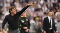 Pelatih Napoli Antonio Conte serius menghadapi mantan klubnya Juventus (AP0