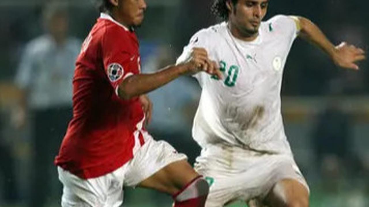 Mengenang Kemenangan Timnas Indonesia atas Bahrain pada Piala Asia 2007: Bambang Pamungkas dan Budi Sudarsono Bikin SUGBK Bergetar