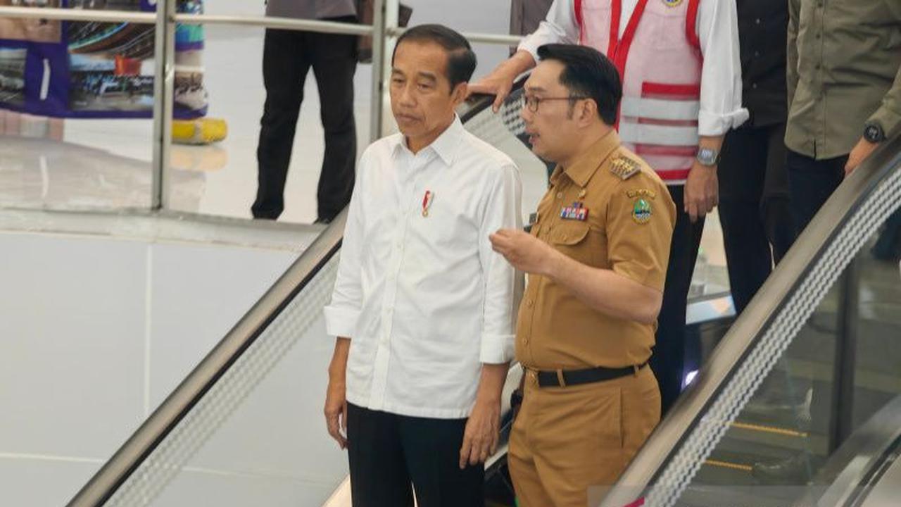 Selain itu, Jokowi menyebut ada minat besar dari investor asing untuk berinvestasi dan mengelola Bandara Internasional Jawa Barat (BIJB) Kertajati di Majalengka.