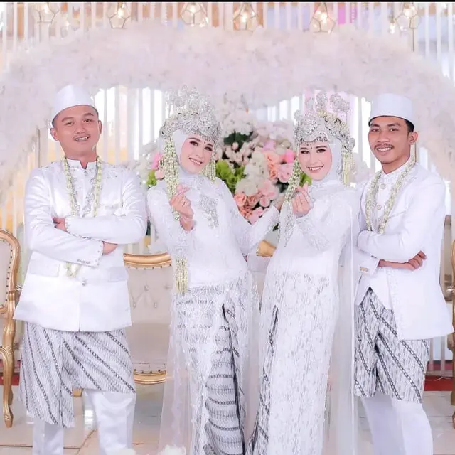 Gelar Acara Bersamaan, Pernikahan Kakak Adik Kembar Ini Curi Perhatian