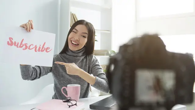 Youtuber atau Vlogger