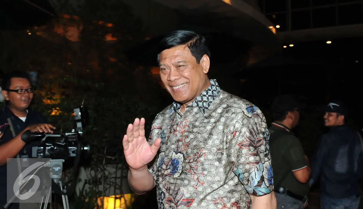 Tedjo Edhy Purdijatno menghadiri pemutaran perdana Film Jenderal Soedirman, Jakarta, Senin (24/8/2015). Film tersebut di produksi oleh Mabes AD, Yayasan Kartika Eka PAksi, Persatuan Purnawirawan AD dan Padma Pictures. (Liputan6.com/Andrian M Tunay) 