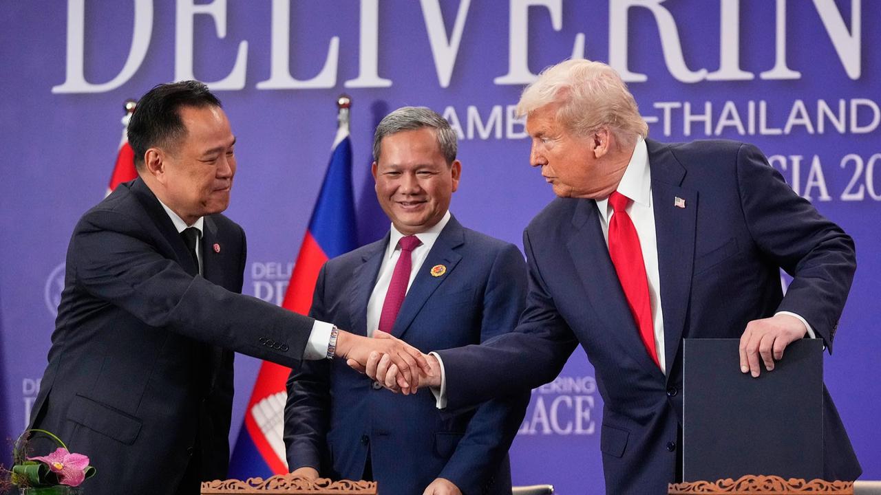 FOTO: Gencatan Senjata Thailand–Kamboja Disepakati di KTT ASEAN, Anwar dan Trump Jadi Mediator