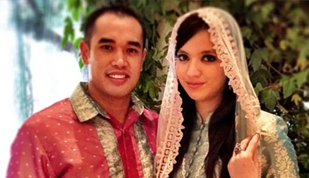 Pesinetron Bawang Merah Bawang Putih itu baru menyadari kehamilan keduanya saat usia kandungannya sudah memasuki empat bulan.  (Via Instagram/@ramadhaniabakrie)