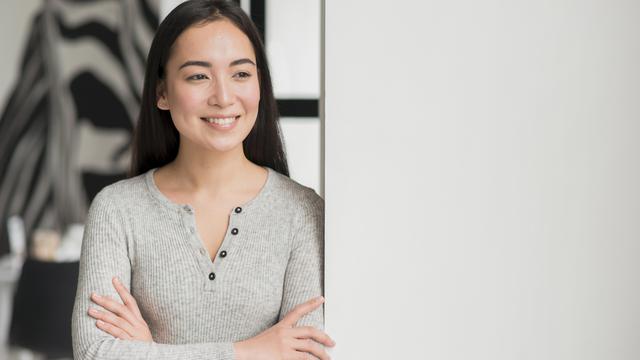 wanita september abu abu