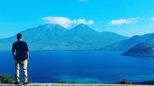 Pemandangan Gunung Lewotobi di Flores dari kejauhan @egii_bragi