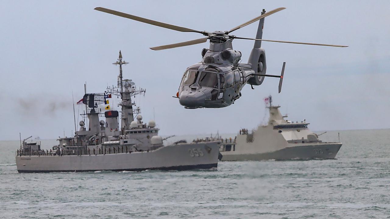 FOTO: Parade Kapal Perang dan Atraksi Prajurit  TNI AL Meriahkan Sailing Pass 2025