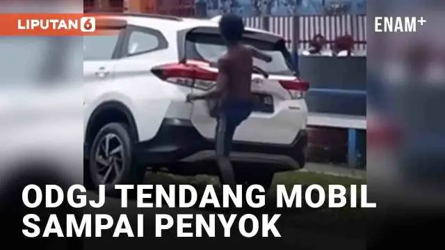ODGJ di Bone, Sulawesi Selatan buat geger. Ia terekam menendang mobil di tepi jalan hingga penyok. Warganet terbelah, saling menyalahkan pembina ODGJ dan pemilik mobil.