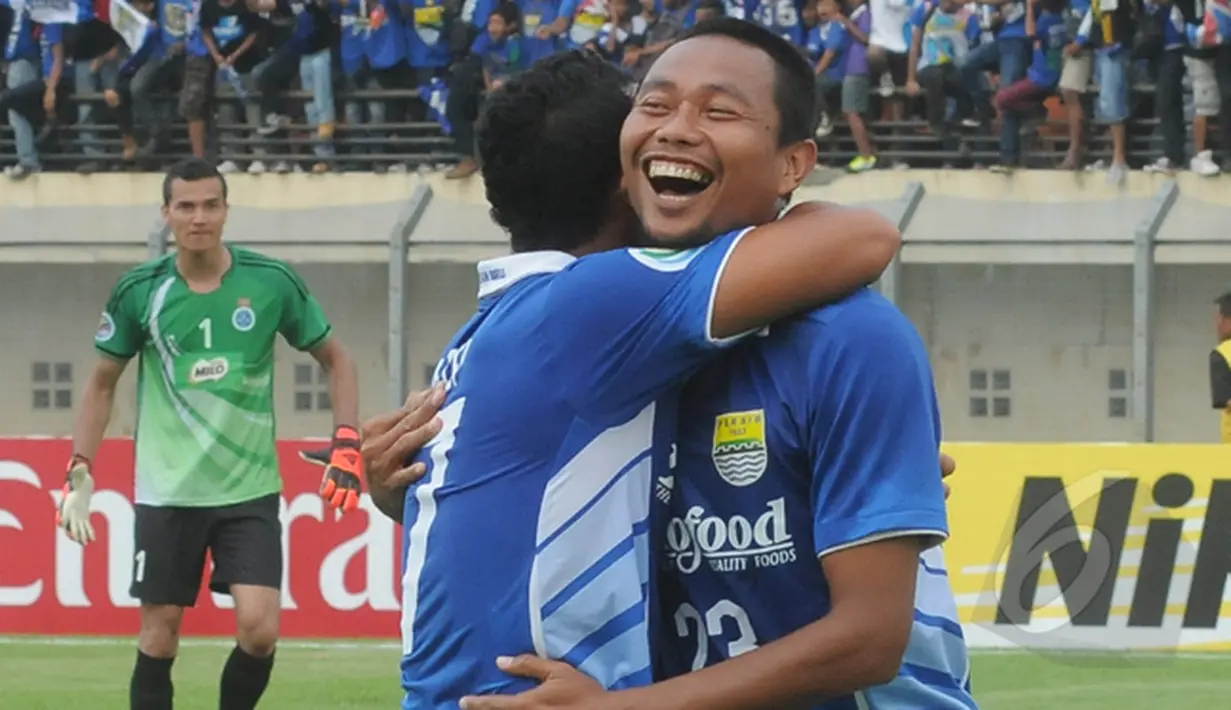Persib Bandung meraih kemenangan 4-1 atas New Radiant pada pertandingan perdana penyisihan Grup H AFC Cup 2015, di Stadion Si Jalak Haroepat, Bandung, Rabu (25/2/2015). (Liputan6.com/Herman Zakharia)