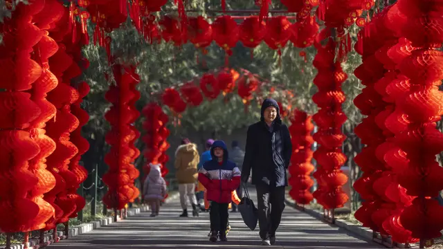 Menikmati Suasana Imlek di Taman Beijing, Indah Penuh dengan Lentara