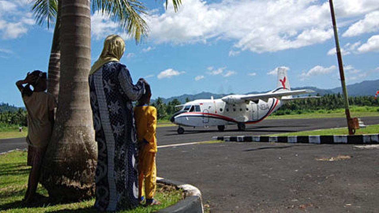 Lampu bandara Jalaluddin mati, Lion & Sriwijaya Air gagal mendarat