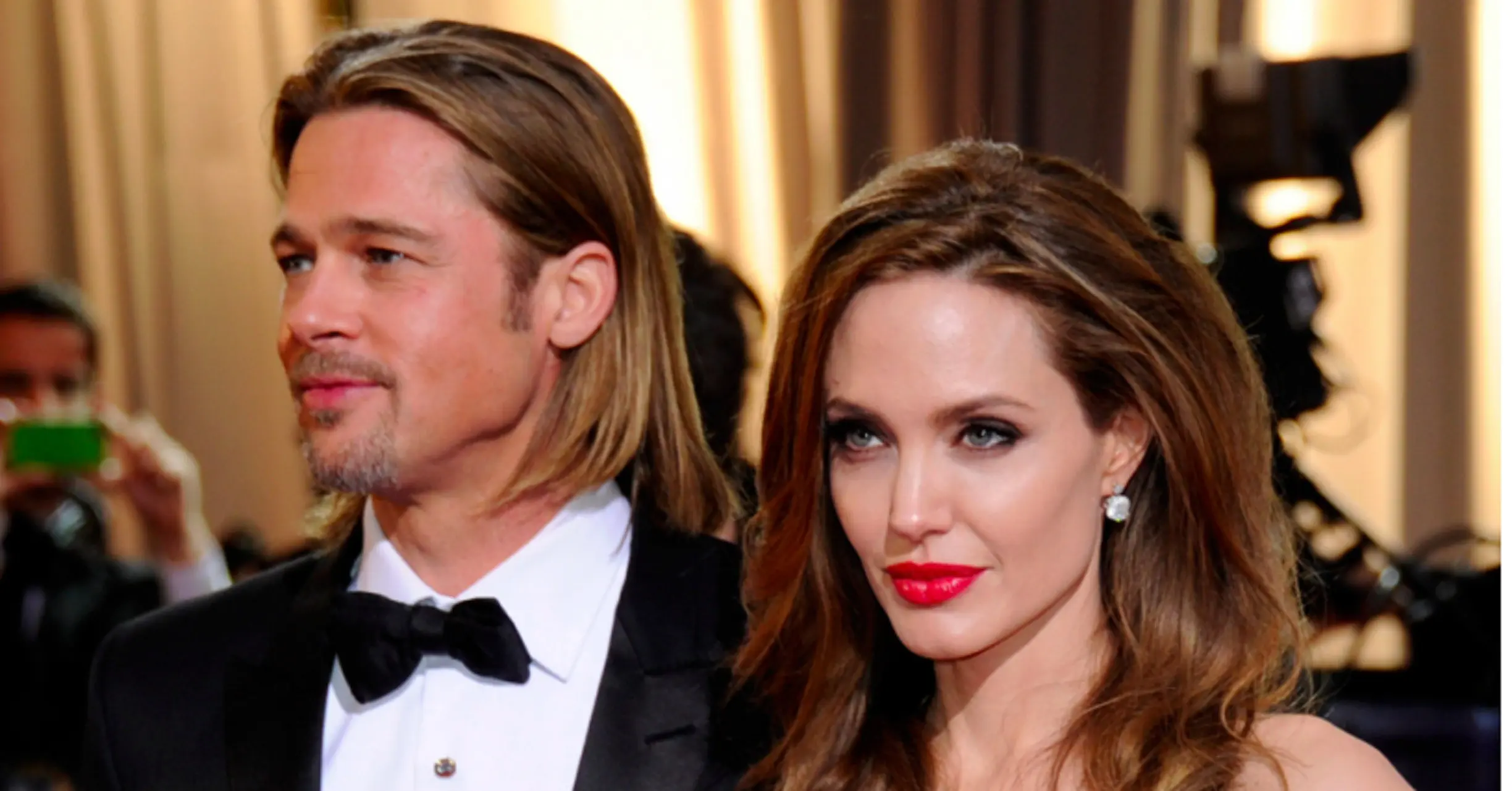 Brad Pitt dituduh melakukan kekerasan terhadap anaknya. Angelina Jolie disebut melakukan laporan palsu.
