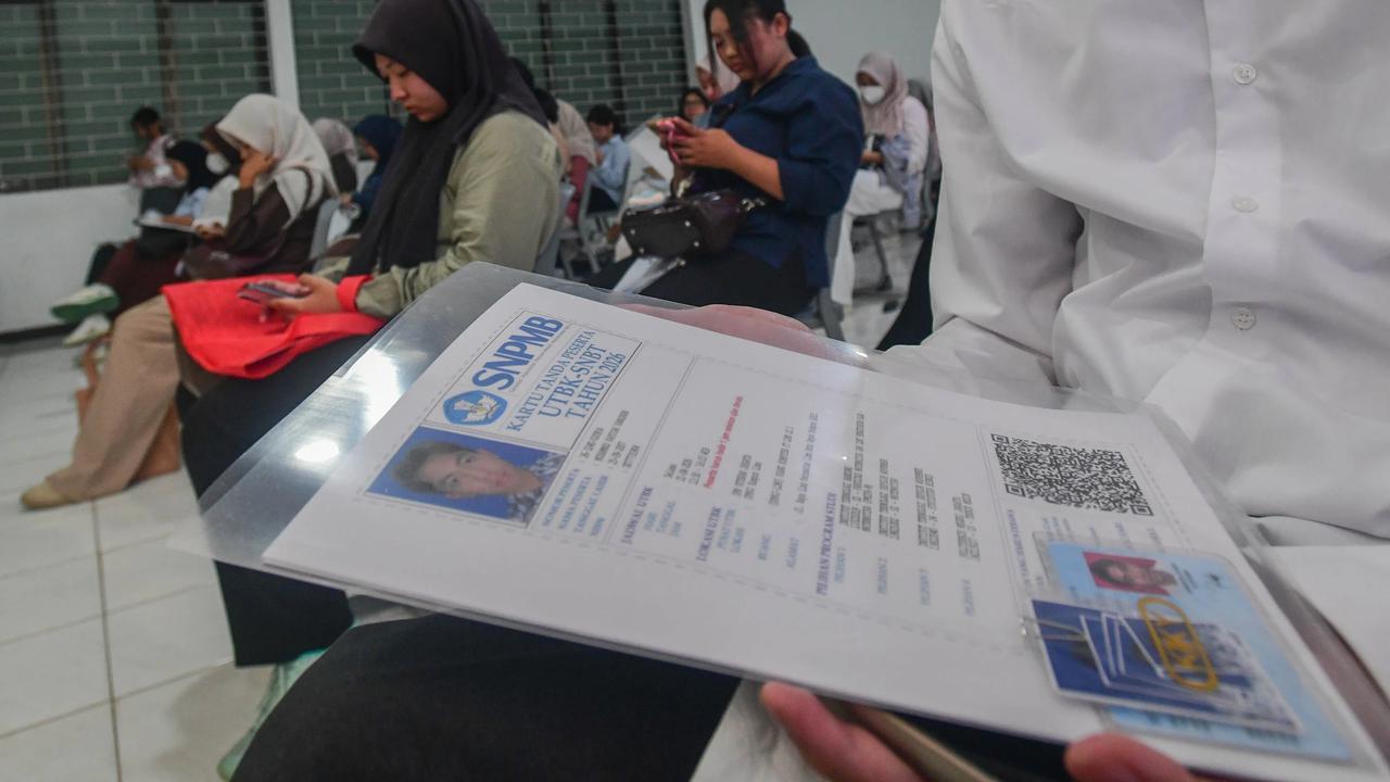 FOTO: Antusias Peserta Ikuti UTBK SNBT 2026 di Kampus UPN Veteran Jakarta