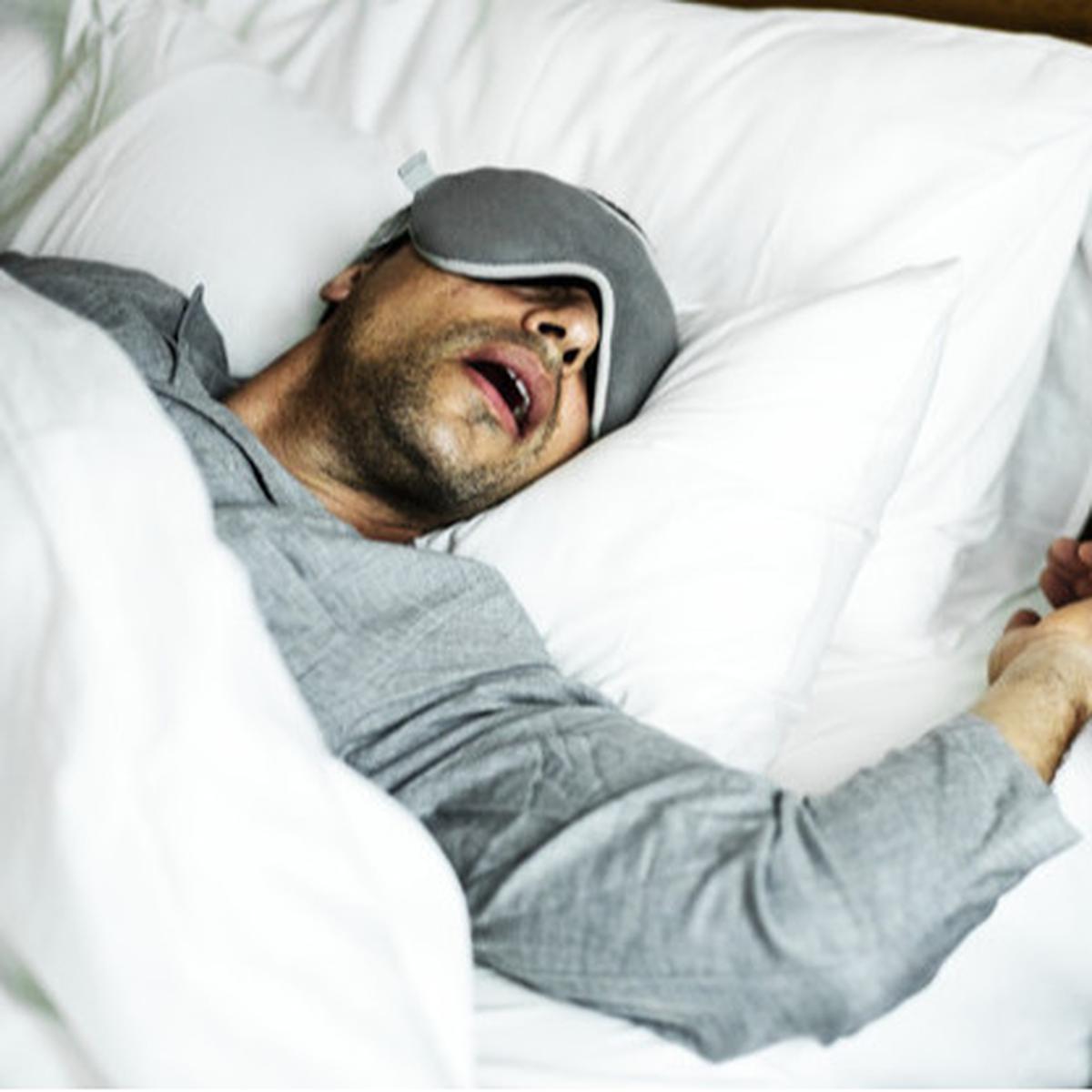 Gambar Ilustrasi Seorang Laki-Laki Mendengkur Saat Tidur