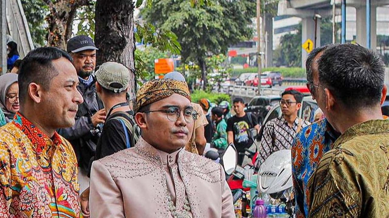 FOTO: Ada Resepsi Pernikahan Saat Gedung K-Link Terbakar, Pengantin dan Tamu Berhamburan