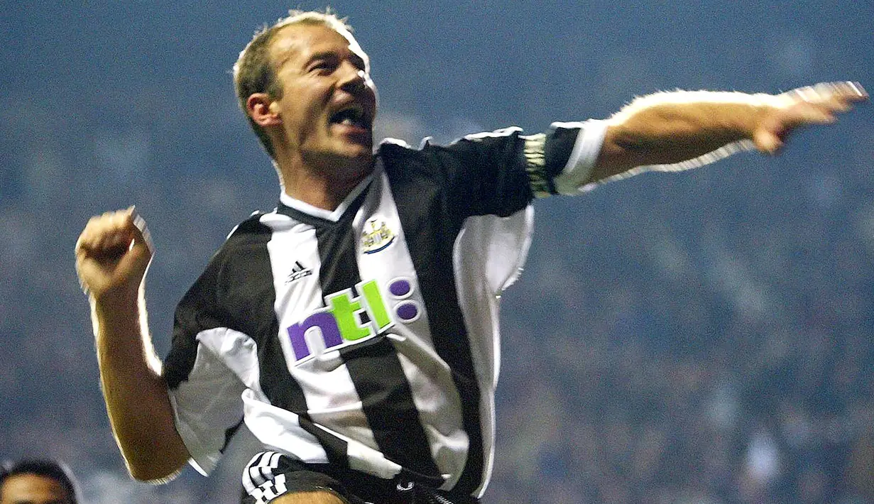 3. Alan Shearer (1996-1997) - Dari Blackburn Rovers ke Newcastle United dengan nilai transfer: 18,9 juta poundsterling. Nilai saat ini menurut data inflasi: 138 juta poundsterling. (AFP/Odd Andersen)