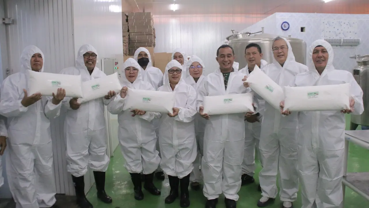 Produk santan kelapa dari Minahasa Utara yang diekspor ke Tiongkok, Jumat 17 Februari 2023.