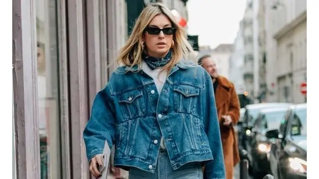 Inspirasi Pakai Jaket Denim dari Para Fashion Editor