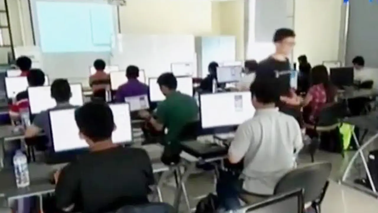 Gudang Kayu Terbakar hingga Pelatihan Membuat Aplikasi Online