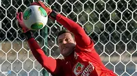 Julio Cesar Dipinjam Napoli Satu Musim?