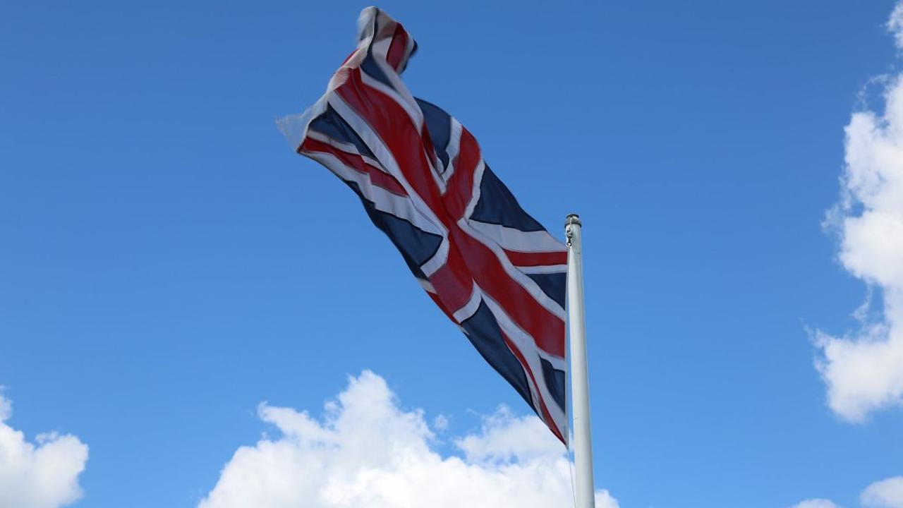 3. Inggris