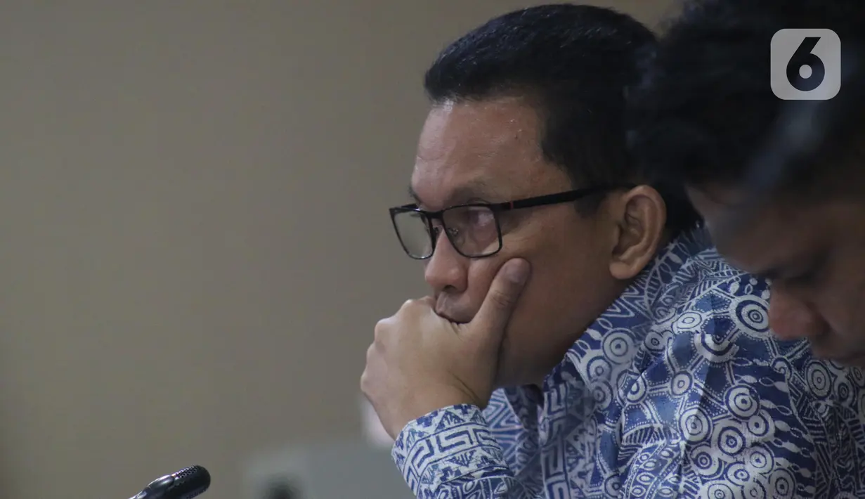 Terdakwa suap pengadaan Baggage Handling System (BHS), Andi Taswin Nur menyimak keterangan saksi saat sidang lanjutan di Pengadilan Tipikor, Jakarta, Senin (18/11/2019). Sidang mendengar keterangan saksi, salah satunya Presdir PT Angkasa Pura (AP) II, M Awaluddin. (Liputan6.com/Helmi Fithriansyah)