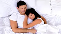 Posisi tidur pasangan mampu ungkapkan makna tersembunyi