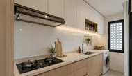 6 Ide Dapur Kecil yang Tetap Kering Meski Area Cucinya Menyatu, Tata Letaknya Efisien