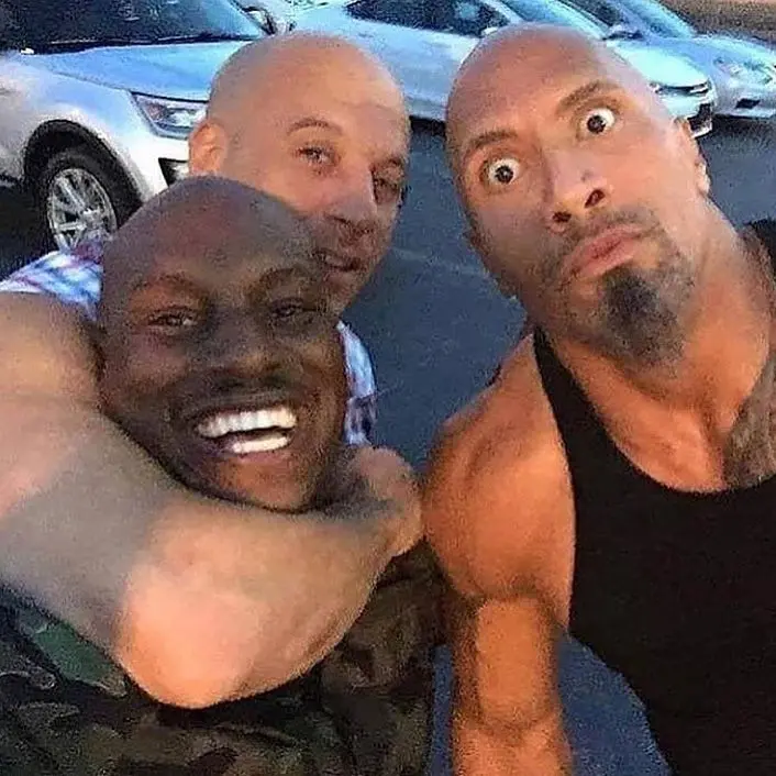 Aktor-aktor Fast and Furious, yaitu Tyrese Gibson, Vin Diesel, dan The Rock. (@tyrese)