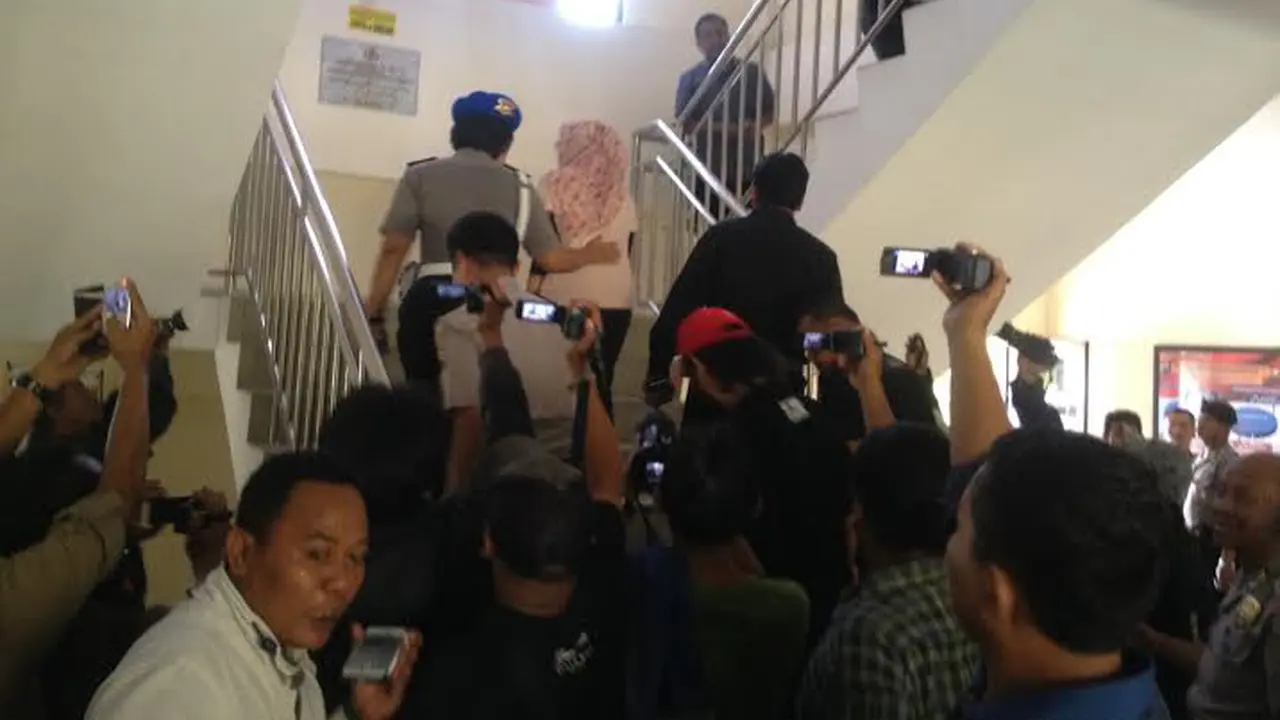 Teror Bom Kantor Pertamina