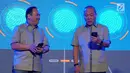 Director in charge Astra Financial Suparno Djasmin dan Chief Finance Officer/Deputy Chief Executive Officer ACC Hendry Christian Wong berbincang pada peluncuran aplikasi mobile ACC.ONE di Jakarta, Jumat,(8/2). (Liputan6.com/HO/Eko)