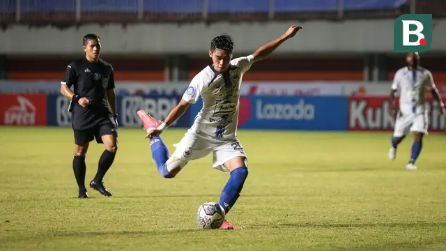 Foto: Laga Keras, Bali United Bermain Imbang Tanpa Gol dengan PSIS Semarang di Pertandingan Lanjutan BRI Liga 1