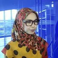 Ria Ricis sedang syuting film pertamanya bersama Pamela Bowie. Ricis mengaku banyak dapat pengalaman baru saat syuting film ini.