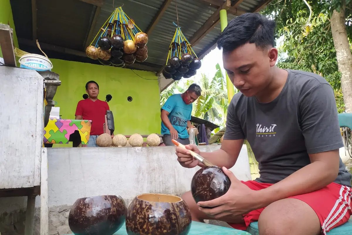 Kerajinan Tempurung Kelapa