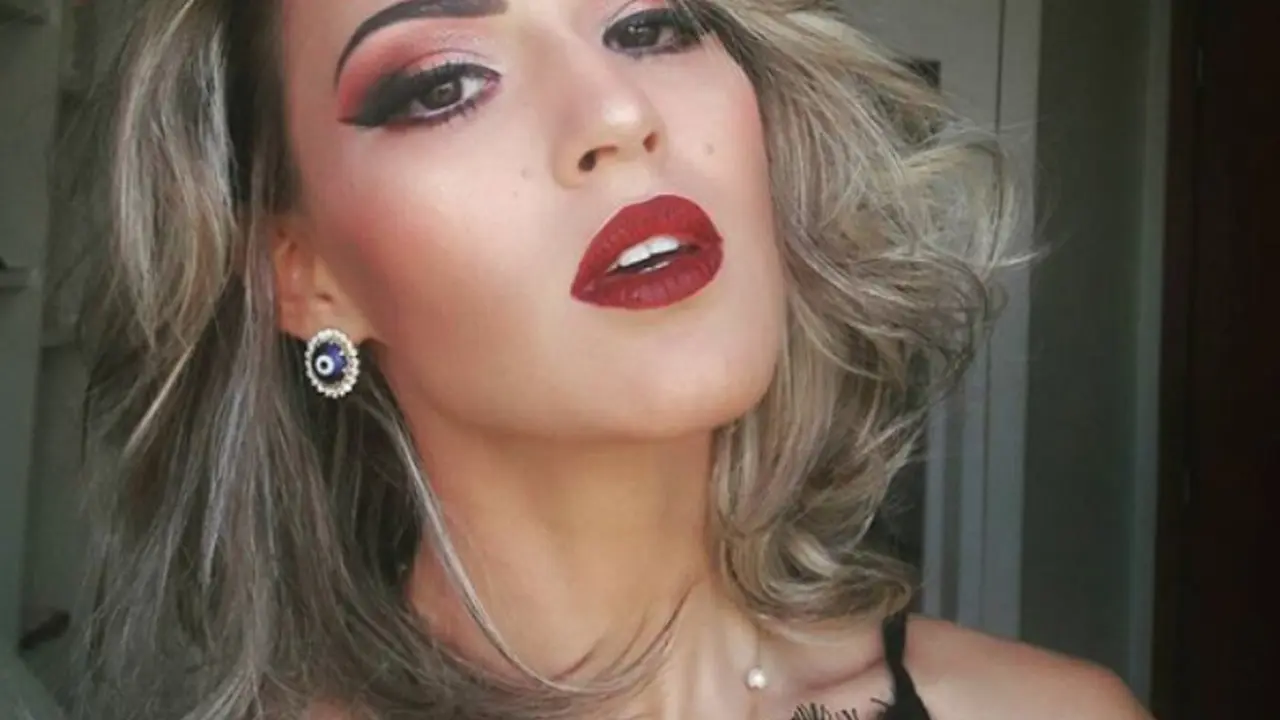 Miliki Kulit Eksotis? Makeup Ini Cocok Banget Kamu Tiru