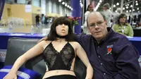 Roxxxy robot seks banyak dipesan menyerupai mendian istri (Foto: thesun.co.uk)
