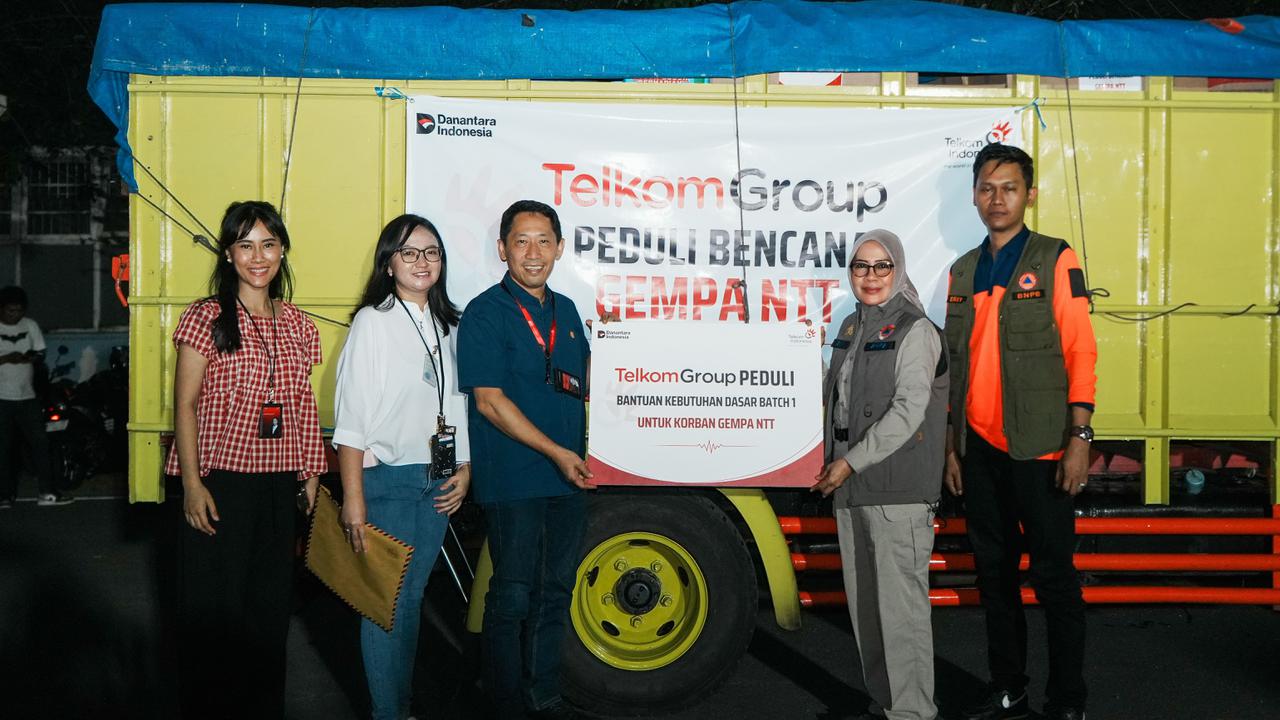 TelkomGroup Salurkan Bantuan Rp1,3 Miliar untuk Warga Terdampak Gempa NTT