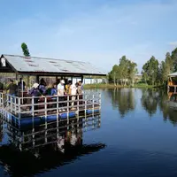Liburan tahun baru ke desa wisata bisa lebih terjangkau lewat mobile banking (BCA)