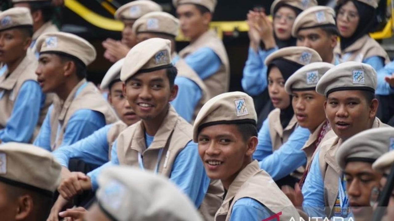 Tahukah Kamu Remaja Habiskan 7,8 Jam/Hari dengan Gawai? BKKBN Luncurkan Akademi Keluarga Indonesia untuk Bentuk Karakter Menuju Indonesia Emas