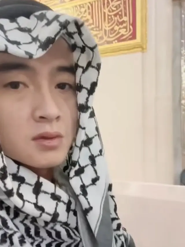 Sensen Asisten Raffi Ahmad Jalani Umroh