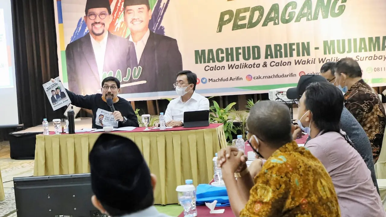 Sejumlah tokoh pasar dan pedangan mendukung paslon Machfud-Mujiaman di pilkada Surabaya. (Foto: Istimewa)