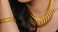7 Set Model Gelang dan Kalung Emas Terbaru Ibu-Ibu, Tampil Mewah tapi Tetap Simpel