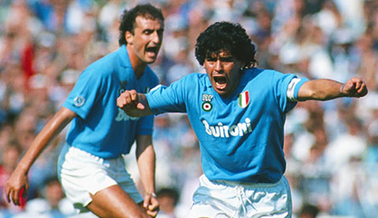 Dirinya sempat menjalani persidangan akibat diduga tidak membayarkan pajak sebesar 40 juta euro dari kontrak sponsor dan merchandise, namun pengadilan memutuskan bahwa Maradona tidak bersalah. (www.zimbio.com)