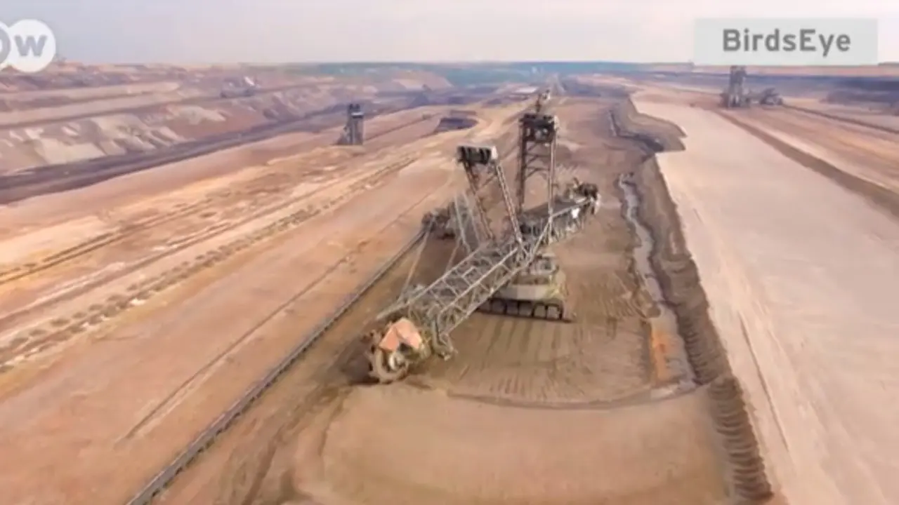 Lihat Kendaraan Darat Terbesar di Dunia Beratnya Mencapai 13.500 Ton. Sumberfoto: DW English